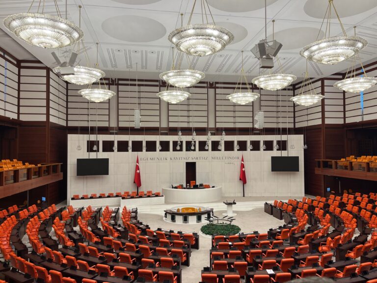 7588 Sayılı Kanun Uzman Erbaşlara ve Sözleşmeli Erlere Ne Getiriyor?